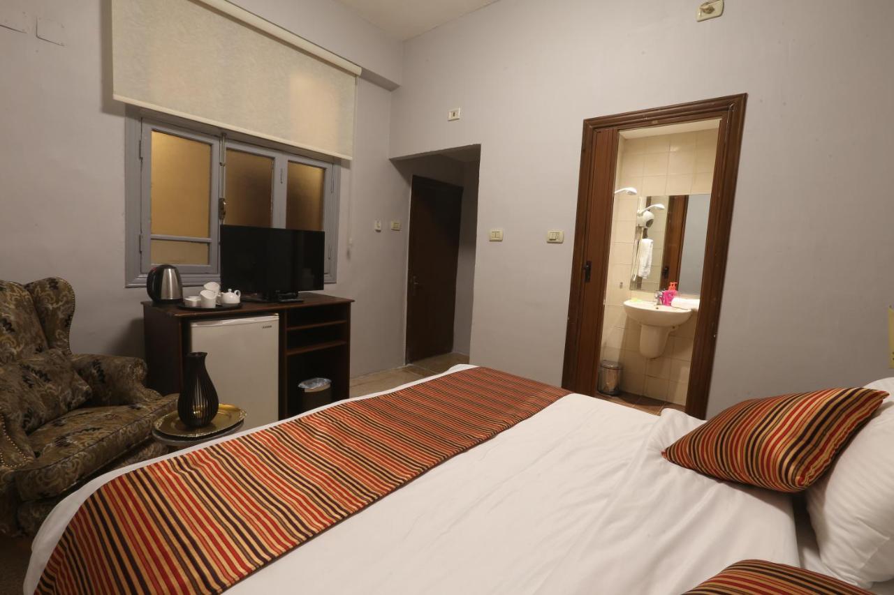 Riviera Hotel Amman Exterior photo