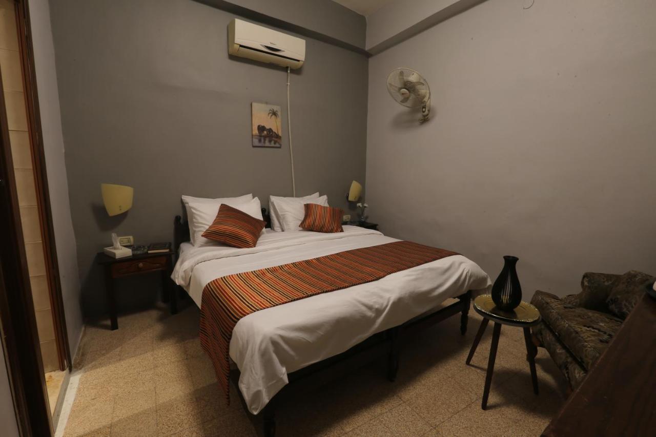 Riviera Hotel Amman Exterior photo