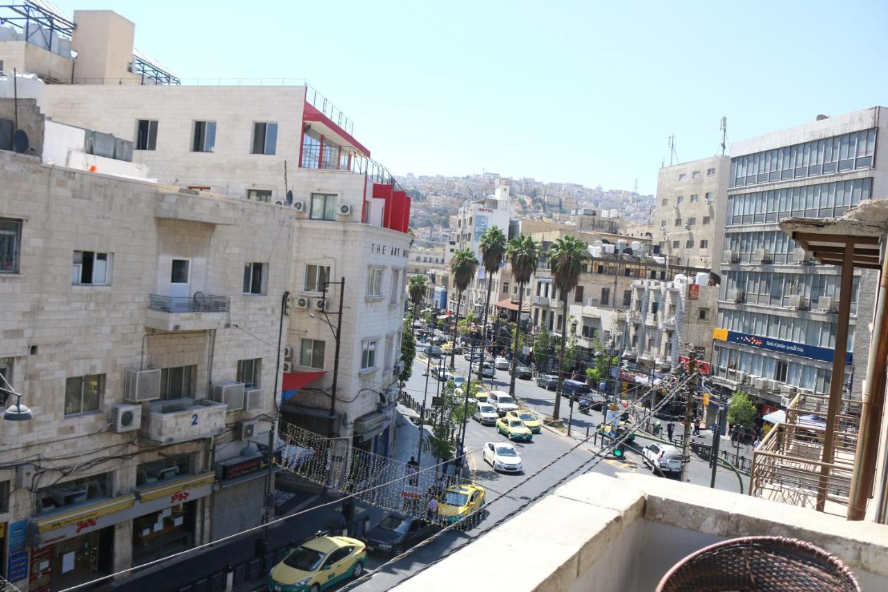 Riviera Hotel Amman Exterior photo
